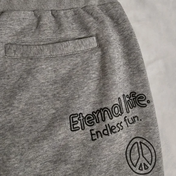 First Row Streetwear Flying Heart Graphic Gray Sweatpant Joggers - Picture 11 of 16